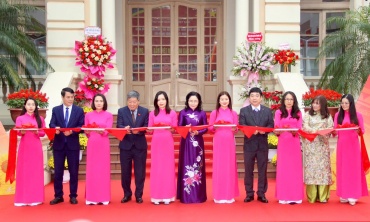 Khai mạc Triển lãm tư liệu 'Đảng Cộng sản Việt Nam qua các kỳ Đại hội'