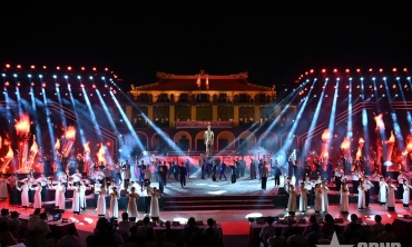 Lãnh đạo Đảng, Nhà nước dự cầu truyền hình kỷ niệm 85 năm Ngày Bác Hồ về nước trực tiếp lãnh đạo cách mạng Việt Nam