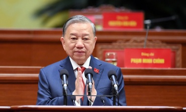 VỮNG BƯỚC DƯỚI CỜ ĐẢNG