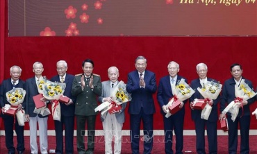 Tổng Bí thư Tô Lâm gặp mặt cán bộ công an cấp cao các thời kỳ