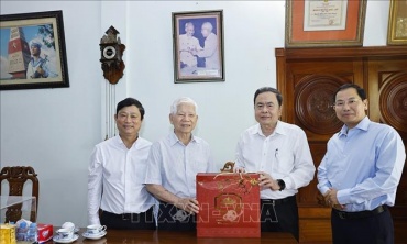Chủ tịch Quốc hội Trần Thanh Mẫn thăm, chúc Tết nguyên lãnh đạo Đảng, Nhà nước