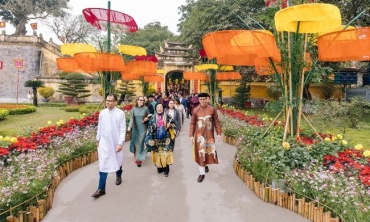 Rực rỡ Đường hoa Tết ở Khu Di sản Văn hóa Thế giới Hoàng thành Thăng Long