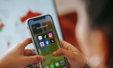 Gen Y, Gen Z: Ai chọn Facebook, ai chọn Zalo?