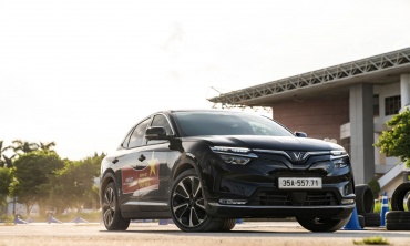 Cơ hội cuối thử vận may trúng xe máy điện khi mua VinFast VF 8