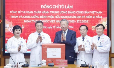 Tổng Bí Thư: Mỗi thầy thuốc phải là điểm tựa của người bệnh trong những thời khắc khó khăn nhất