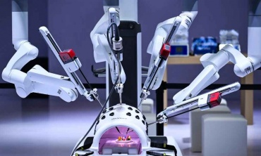 Trung Quốc đặt cược vào tích hợp AI với sản xuất để thu hẹp khoảng cách kinh tế số với Mỹ