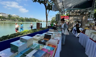 Sách giả, sách lậu: Nhan đề khó giải của ngành xuất bản