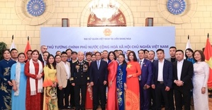 Thủ tướng Phạm Minh Chính gặp gỡ cán bộ, nhân viên Đại sứ quán và cộng đồng người Việt Nam tại Liên bang Nga