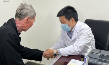 Người cao tuổi cần được chăm sóc toàn diện, không chỉ dừng ở điều trị bệnh