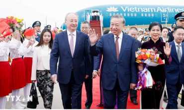 Tổng Bí thư, Chủ tịch nước Tô Lâm và Phu nhân bắt đầu thăm cấp Nhà nước đến Trung Quốc