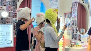 Cảnh báo nguy cơ lộ lọt dữ liệu cá nhân từ 'cơn sốt' photobooth của giới trẻ