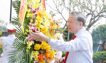 Tổng Bí thư, Chủ tịch nước Tô Lâm dâng hương tưởng niệm Tổng Bí thư Hà Huy Tập