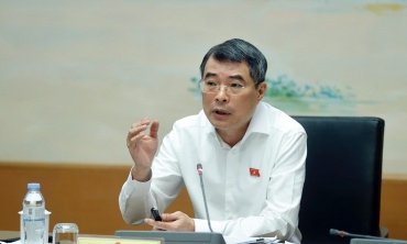 Thủ tướng Lê Minh Hưng đề nghị các đại biểu Quốc hội ủng hộ nâng ngưỡng chịu thuế với hộ kinh doanh