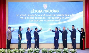 Phó Thủ tướng Lê Tiến Châu bấm nút Khai trương Cơ sở dữ liệu quốc gia về pháp luật (phiên bản mới)