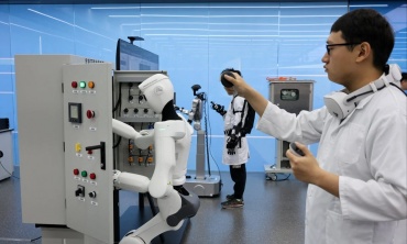 Trung Quốc chi hàng tỷ USD xây dựng lực lượng robot để “vận hành” hạ tầng điện