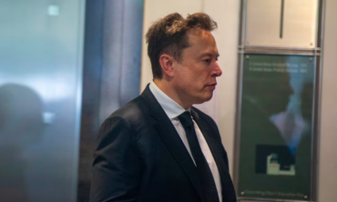 Tỷ phú Elon Musk dùng điện thoại gì?