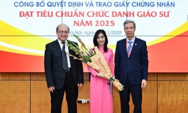 Nữ Giáo sư duy nhất ngành IT có sở thích cầm cọ vẽ, hiện giữ chức Hiệu phó tại Đại học Việt Nam lọt top 315 châu Á
