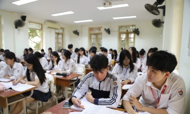 Thi tốt nghiệp THPT 2026: Thí sinh đăng ký miễn thi ngoại ngữ giảm mạnh