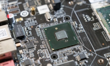 Các nhà thiết kế chip Trung Quốc dành một nửa doanh thu cho R&D