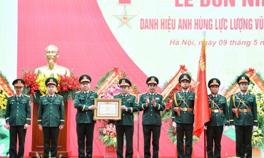 Đại tướng Phan Văn Giang dự Lễ đón nhận danh hiệu Anh hùng lực lượng vũ trang nhân dân của Cục 16 (Tổng cục II)