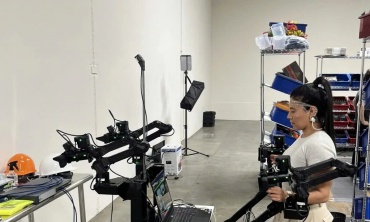 Huấn luyện robot bằng sóng não con người: Nước đi đột phá giải bài toán dữ liệu AI