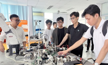 Hoàn thiện cơ chế triển khai học bổng cho người học ngành công nghệ chiến lược