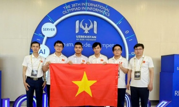Lần đầu tiên trong lịch sử, nam sinh Việt giành cú đúp Vàng Olympic Tin học và AI quốc tế