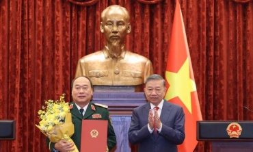 Tổng Bí thư, Chủ tịch nước Tô Lâm trao Quyết định thăng quân hàm Thượng tướng cho đồng chí Lê Quang Đạo