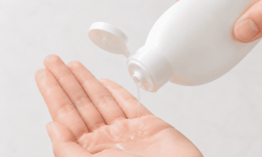 Hà Nội: Đình chỉ lưu hành và thu hồi 2 lô sản phẩm Dung dịch vệ sinh phụ nữ Rolux AF gi
