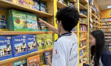 Thủ tướng chỉ đạo huy động tất cả nguồn lực, in ấn, cung ứng đủ sách giáo khoa, báo cáo trước 22/9
