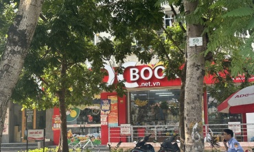 Giữa Thủ Đô đỏ mắt đi tìm sách giáo khoa