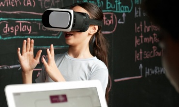 Đưa AI vào trường học: Không để công nghệ làm thay việc học
