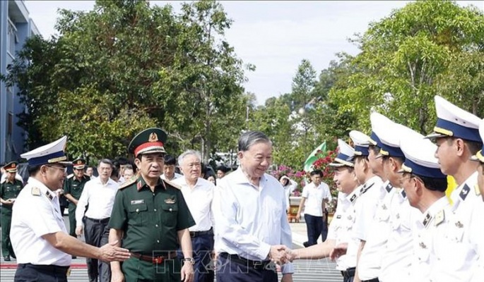 Tổng Bí thư Tô Lâm thăm, làm việc tại Vùng 5 Hải quân