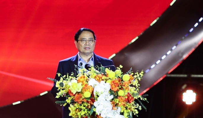 Thủ tướng kêu gọi chung sức đồng lòng, đồng cam cộng khổ, chia sẻ với đồng bào miền Trung