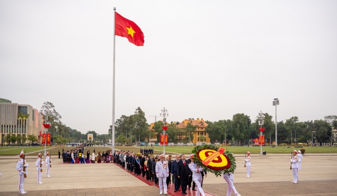 Lãnh đạo Đảng, Nhà nước vào Lăng viếng Chủ tịch Hồ Chí Minh nhân 80 năm Ngày Tổng tuyển cử đầu tiên