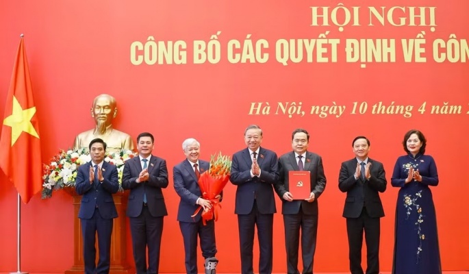 Tổng Bí thư, Chủ tịch nước Tô Lâm trao Quyết định của Bộ Chính trị chỉ định Đảng ủy Quốc hội nhiệm kỳ 2025-2030