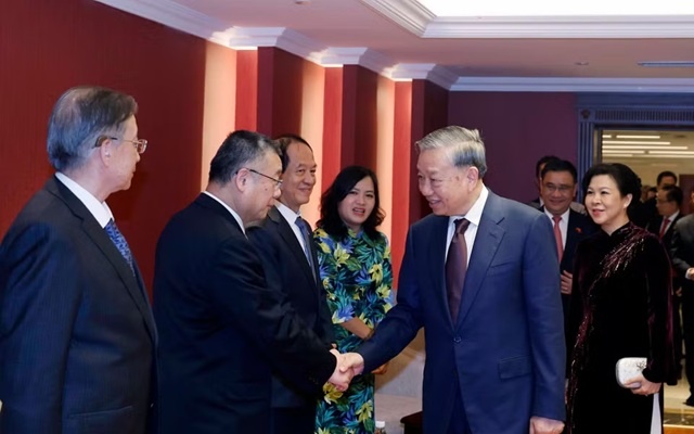 Tổng Bí thư, Chủ tịch nước Tô Lâm gặp mặt thân nhân các tướng lĩnh, chuyên gia, nhân sĩ hữu nghị Việt Nam - Trung Quốc