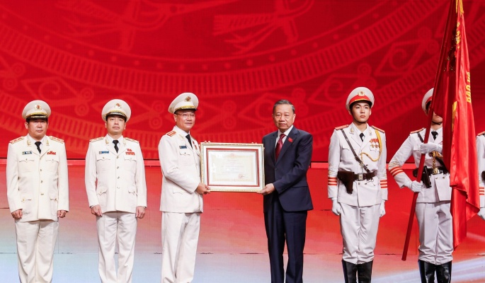 Tổng Bí thư, Chủ tịch nước: Bảo vệ an ninh theo nguyên tắc 'phát triển đến đâu, an ninh đến đó'