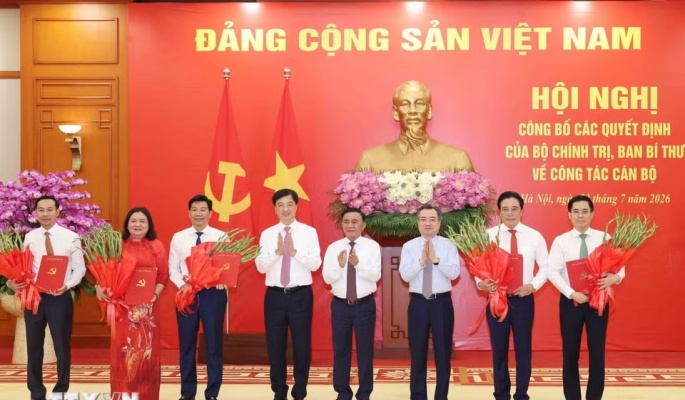 Hội nghị công bố các quyết định của Bộ Chính trị, Ban Bí thư về công tác cán bộ