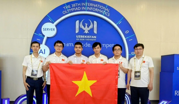 Lần đầu tiên trong lịch sử, nam sinh Việt giành cú đúp Vàng Olympic Tin học và AI quốc tế