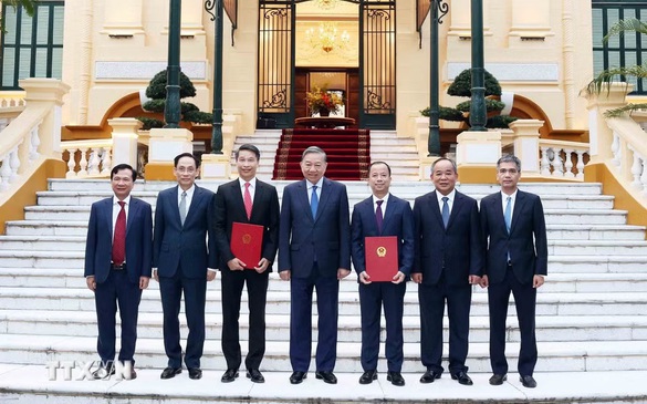 Tổng Bí thư, Chủ tịch nước Tô Lâm trao quyết định bổ nhiệm 2 Đại sứ Việt Nam tại nước ngoài