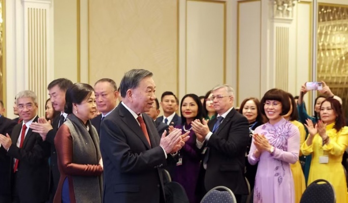 Tổng Bí thư, Chủ tịch nước Tô Lâm và Phu nhân gặp đại diện cộng đồng người Việt Nam tại châu Âu