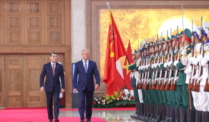 Thủ tướng Lê Minh Hưng chủ trì lễ đón chính thức Thủ tướng Ba Lan
